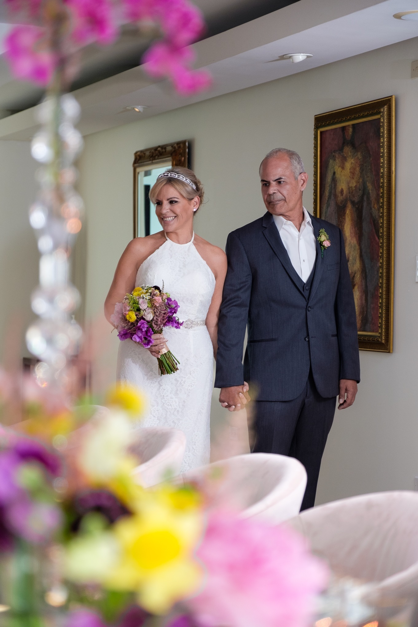 Vestido de la novia: D’ Royal Bride. Arreglo personal: Evelyn García. Atuendo del novio: Galería de novios. (Foto: José Ruiz)