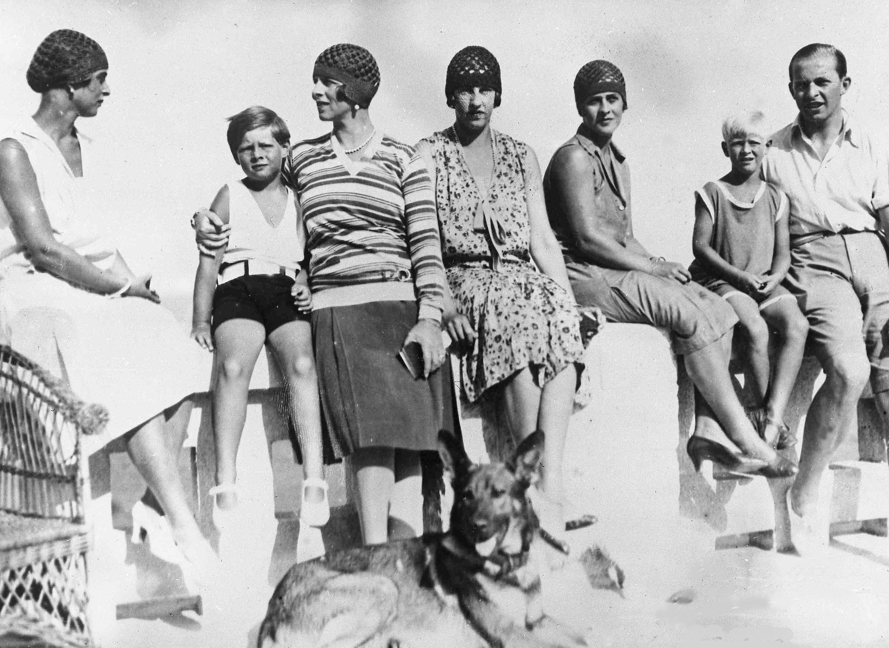 Hijo de la princesa Alicia de Battenberg, una bisnieta de la reina Victoria, y el príncipe Andrew de Grecia. (AP)