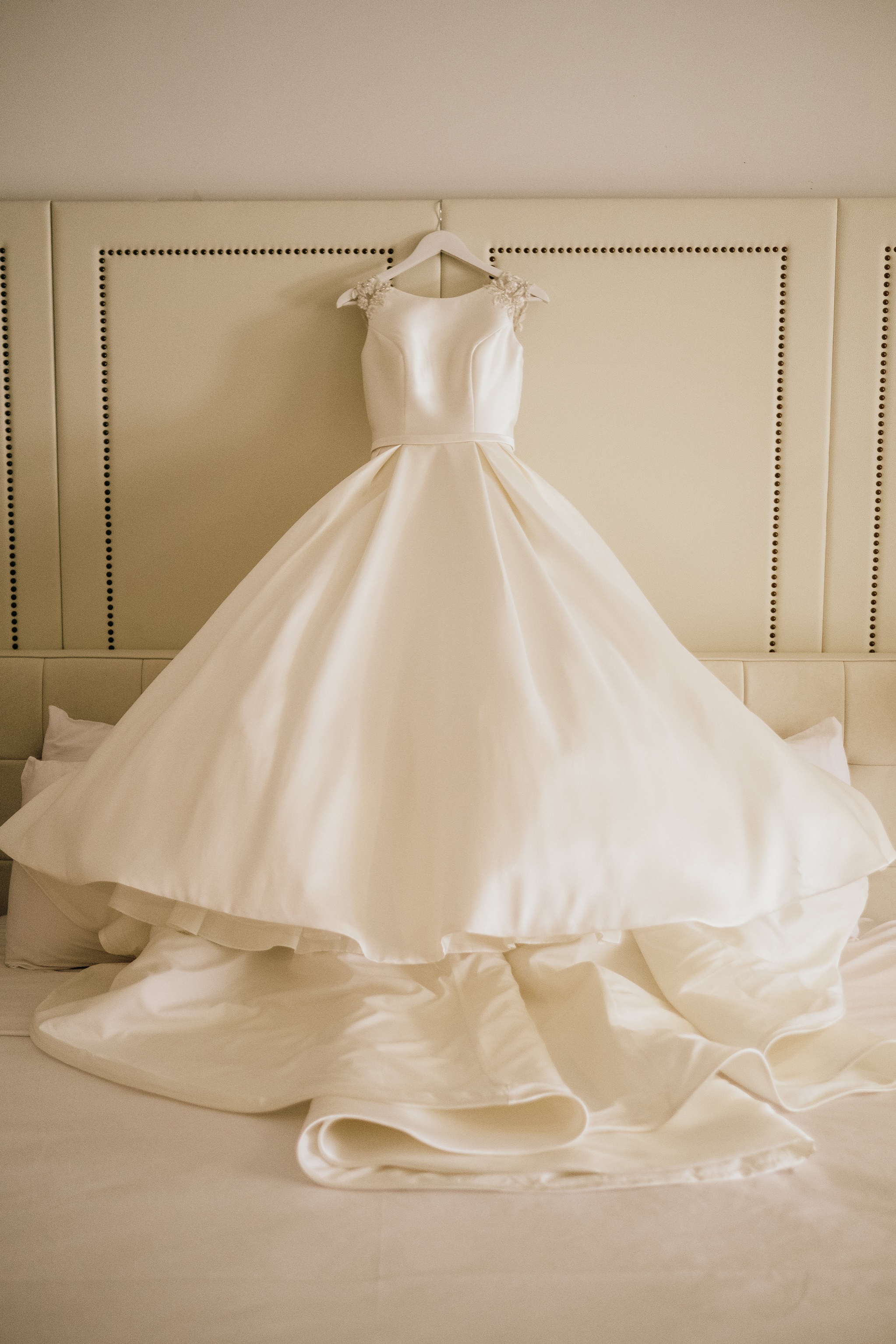 Atuendo de la novia: Moonlight, White House Bridal PR (Suministrada)
