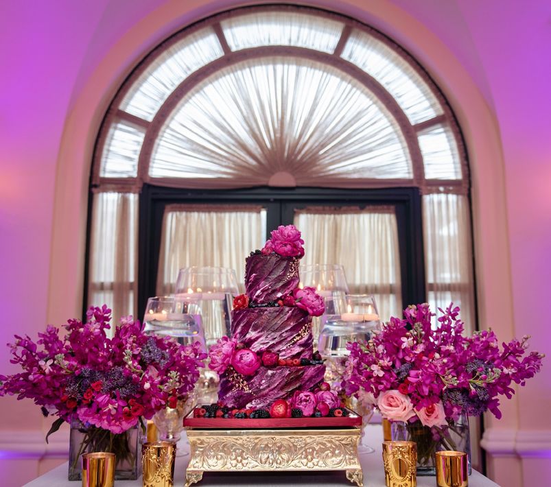 Bizcocho: Luxury Wedding Cakes by Lourdes Padilla.
