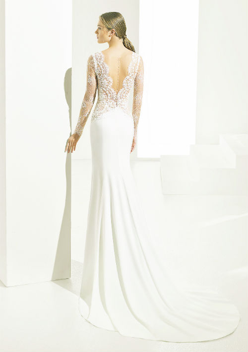 Vestido disponible en D' Royal Bride. Presupuesto: $3,000+ (Suministrada)