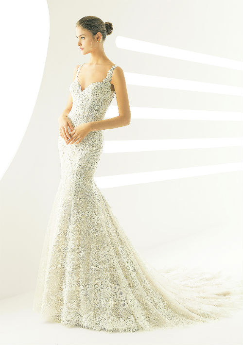 Traja de D' Royal Bride. Presupuesto: $3,000+ (Suministrada)