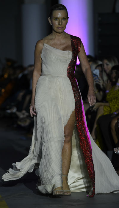 Participaron en la pasarela féminas con todo tipo de cuerpos y una pareja de tía y sobrina, ambas sobrevivientes de cáncer. (angelluis.garcia@gfrmedia.com)