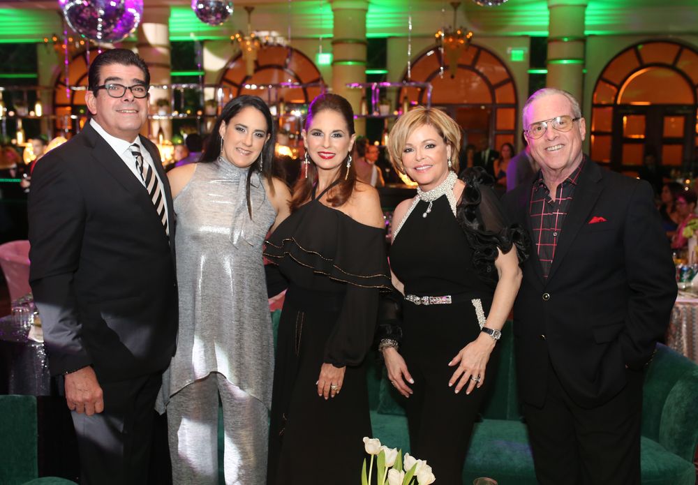 Edgardo Canales, Paola Navarrete, Suncy Guastella, Nedy y Charles Vaillant. Foto: José R. Pérez Centeno