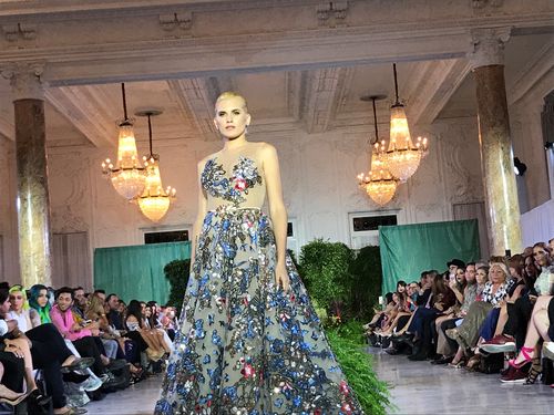 En todas las piezas estuvieron presentes los insectos, ya fuera en estampados o bordados. (Foto: Suministrada)
