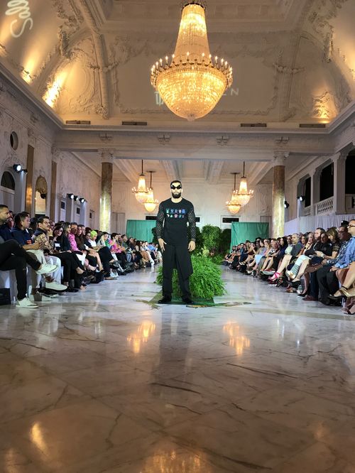 Guerrero llevó a la pasarela una gran cantidad de estilos para mujeres y para hombres en tonos que iban del negro y el caramelo hasta el verde, el azul y el rojo. (Foto: Suministrada)