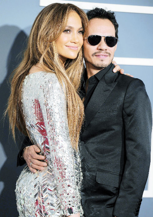 La cantante y actriz Jennifer López ha dicho “sí” en varias ocasiones a prometidos que no han escatimado al momento de entregarle un anillo de compromiso. Así lo hizo Marc Anthony, quien según se reportó, le entregó una sortija de $4 millones. La pareja tuvo siete años de matrimonio. De igual manera lo hizo el actor Ben Affleck quien le pidió matrimonio a JLo con una sortija de 6.1 quilates de $2.5 millones diseñada por Harry Winston. (Archivo)