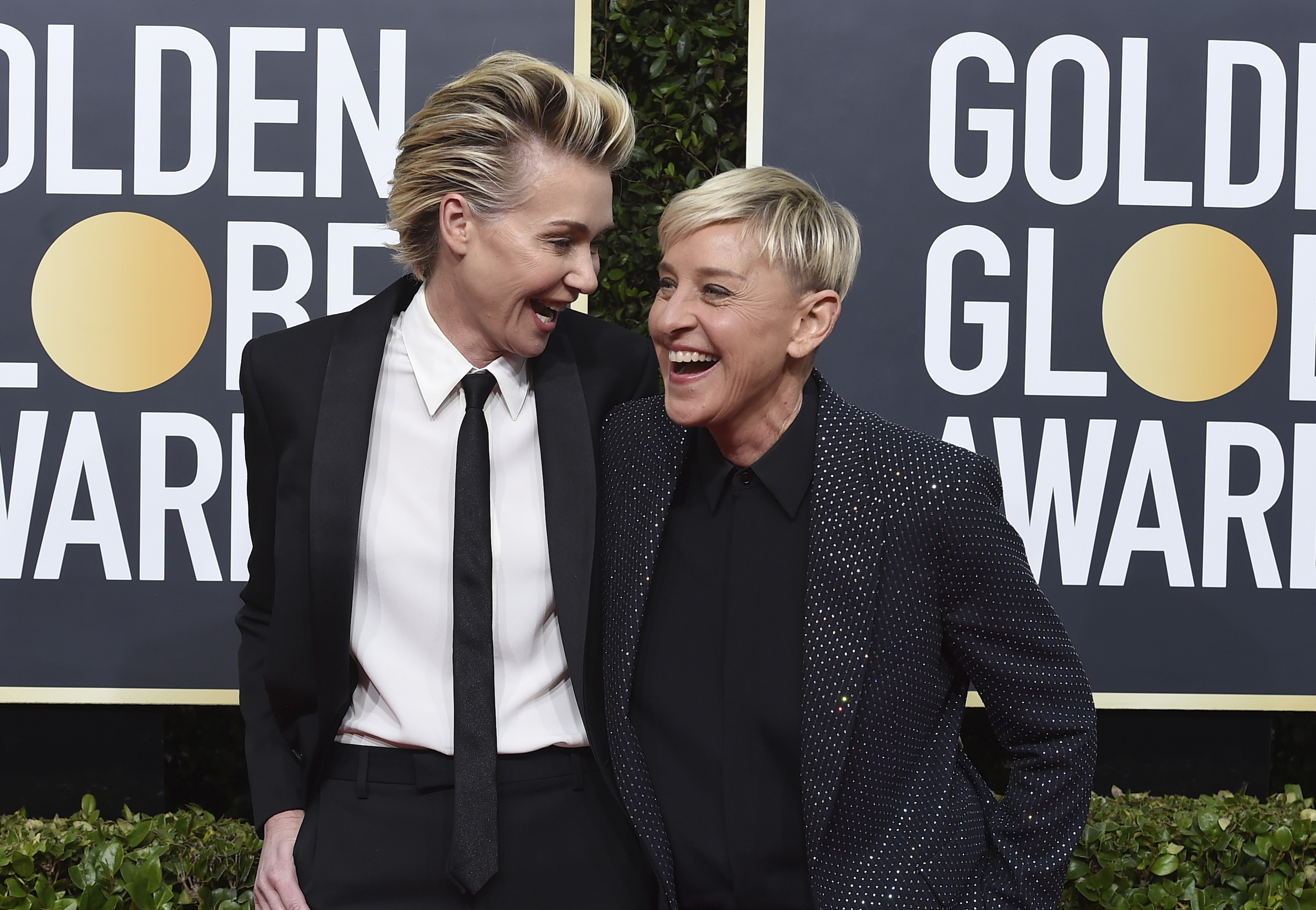 Portia de Rossi y Ellen DeGeneres. (AP)