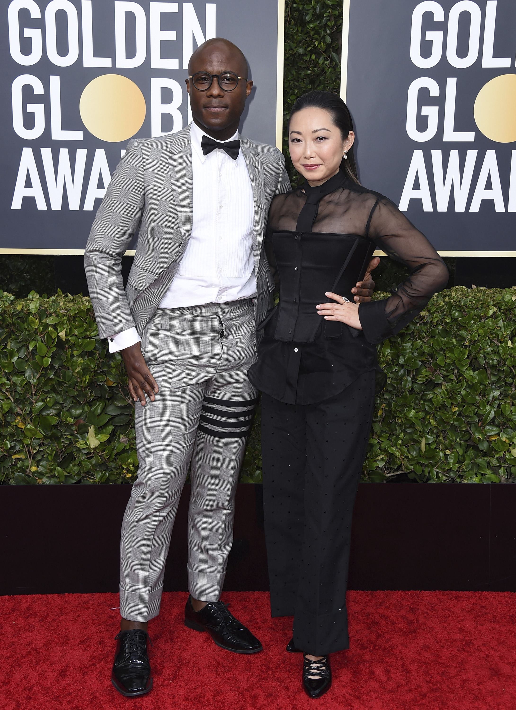 Barry Jenkins y Lulu Wang. (AP)
