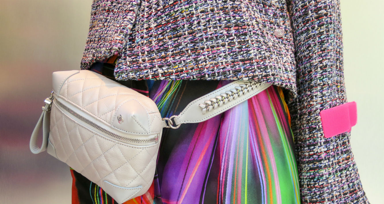 "Fanny pack" de Chanel. (WGSN)
