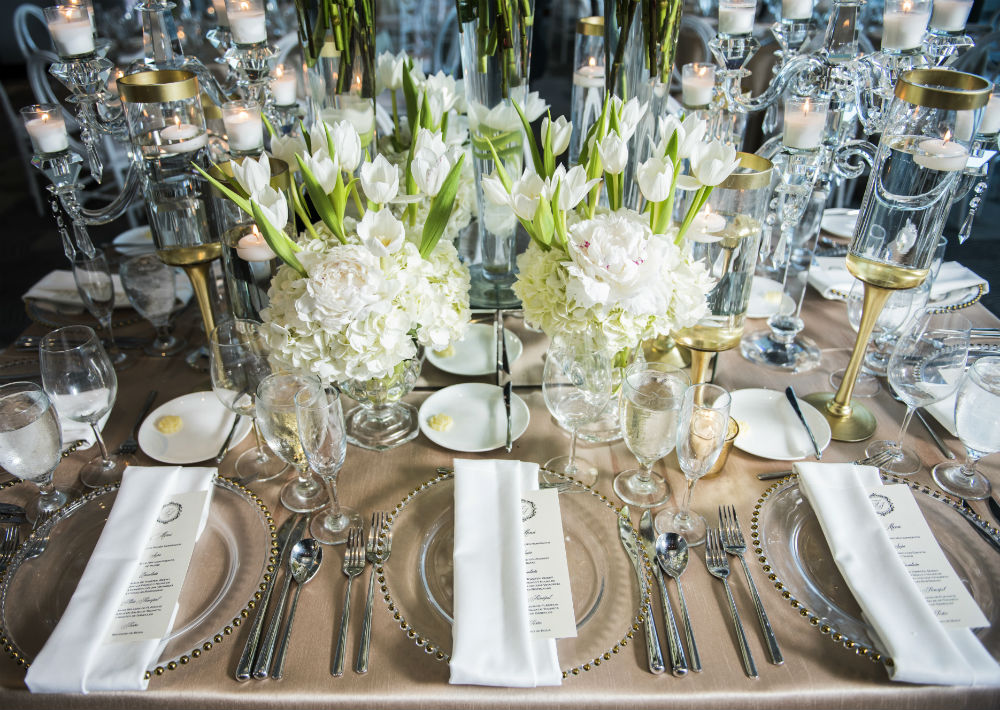 Decoración: Gs Coordination And Special Events; Diseñador floral: Oscar Bonet; Bizcocho Gabriel Díaz Cakes . (Suministrada)