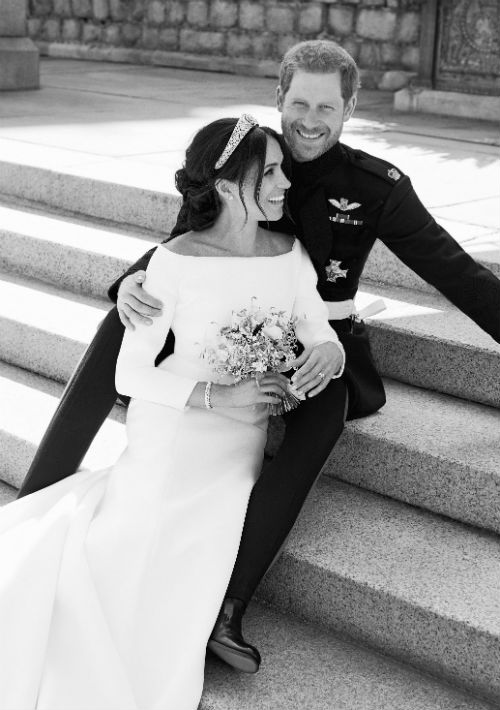 Foto oficial de la boda del príncipe Harry de Inglaterra y Meghan Markle. Las imágenes fueron captadas por el fotógrafo que utilizó la pareja para las imágenes de su compromiso (Alexi Lubomirski/Palacio de Kensington vía AP)