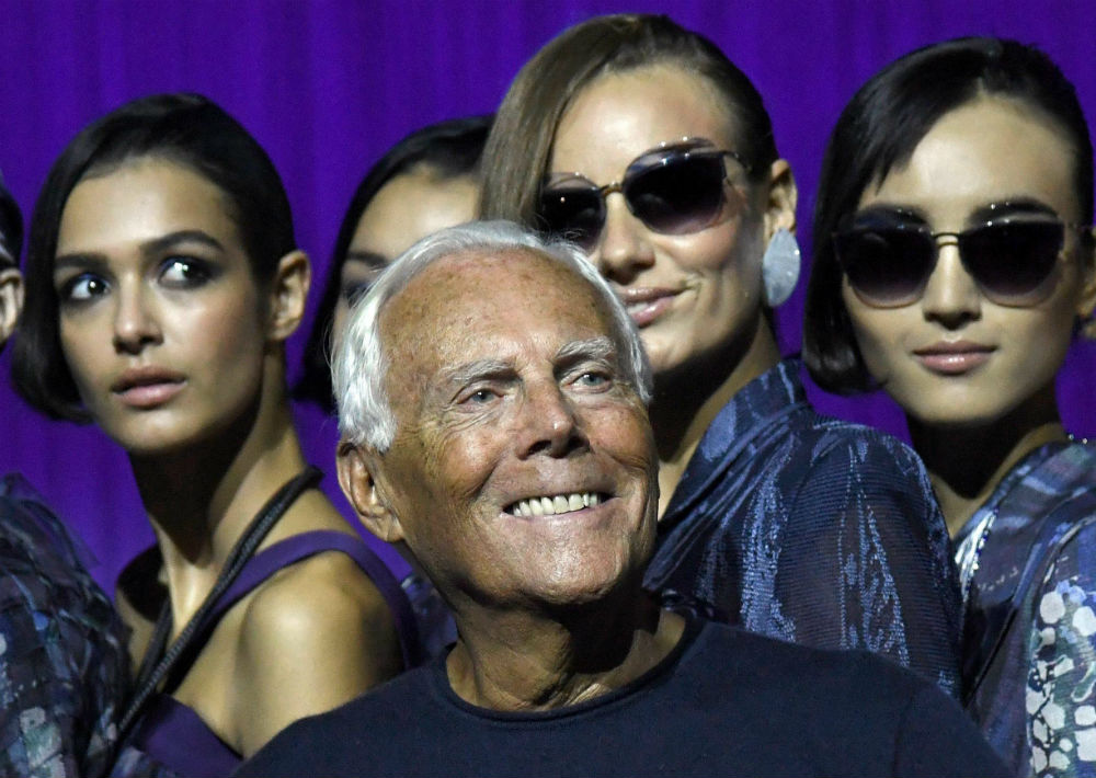 Uno de los diseñadores italianos más famosos del mundo, Giorgio Armani ya cuenta con 83 años de edad. (Archivo)