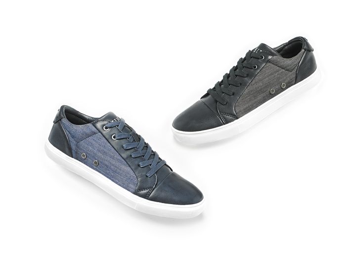 Tenis Guess de Macy's.