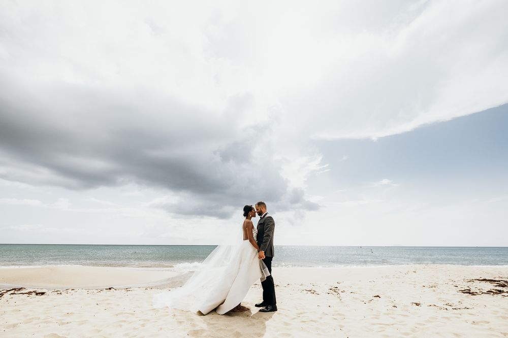 Vestido de la novia: Harry Robles.