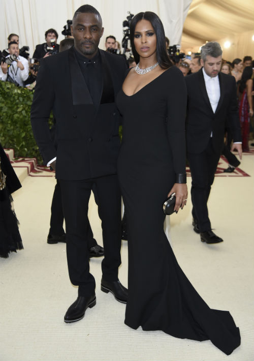 Idris Elba y Sabrina Dhowre (AP)