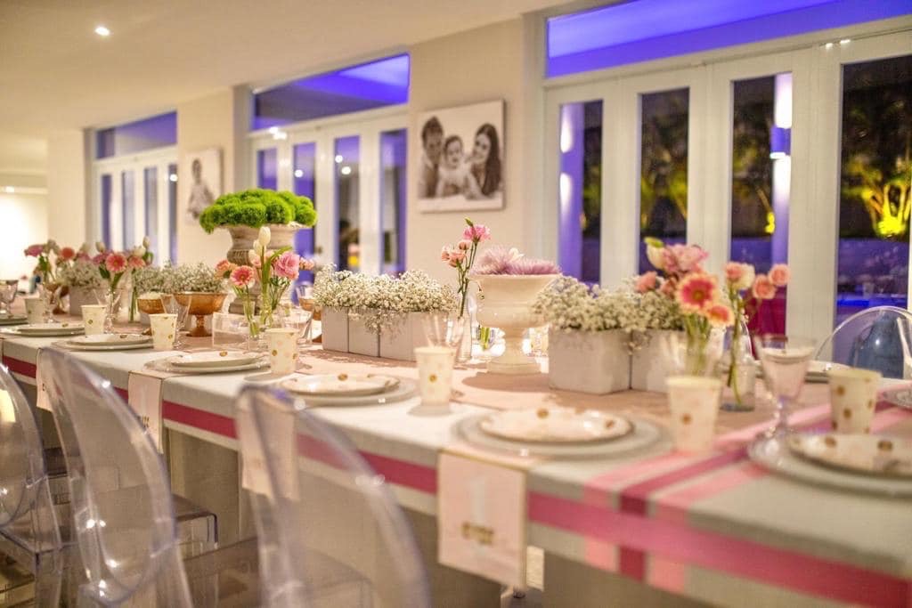 Especial atención con el recibidor y el comedor por tratarse de dos lugares que serán bien frecuentados en el transcurso de la celebración. (Julio Cintrón)