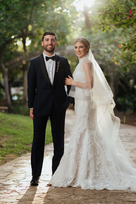 Vestido de la novia: D’Royal Bride | Atuendo del novio: Leonardo’s