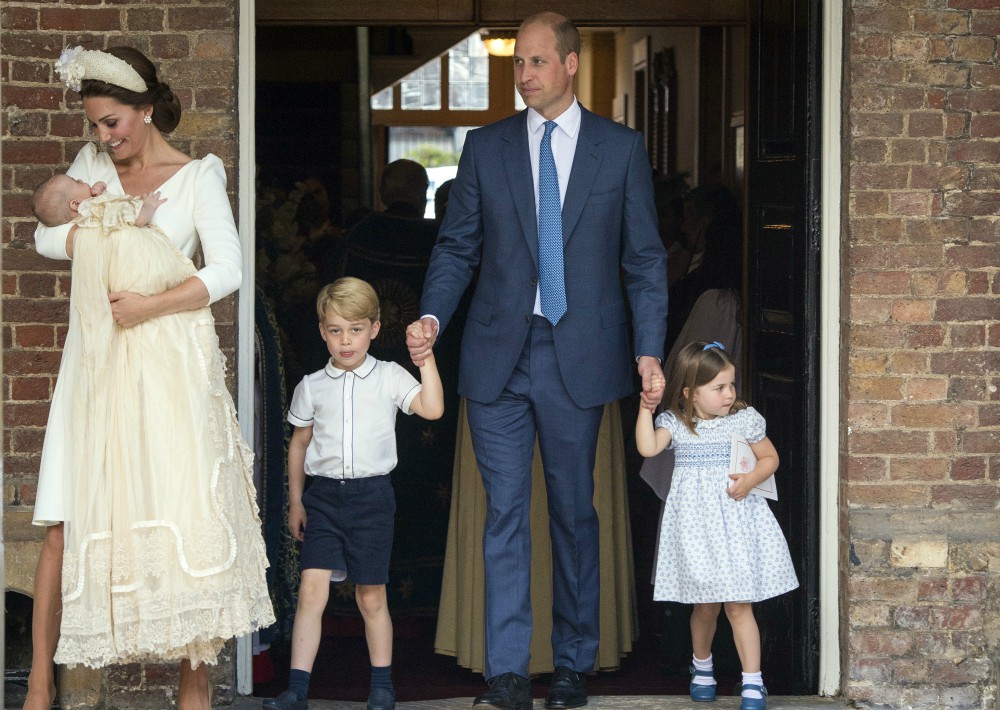 Al término de la ceremonia, los duques de Cambridge ofrecieron una íntima recepción en la Clarence House. (Foto: AP)
