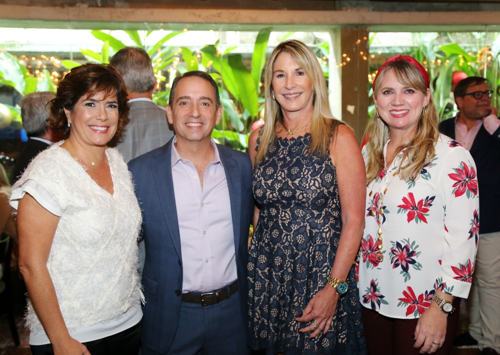 Maria Eugenia Ferré, Carlos Moreno, Tere Guerrero y Michelle Maranges. (Nichole Saldarriaga)