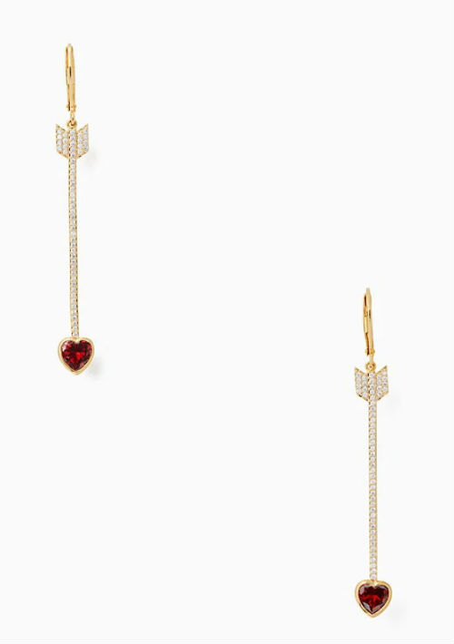 Pantallas de flecha y corazón, de Kate Spade. (Foto: Suministrada)