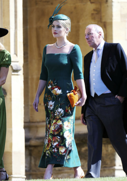 Lady Kitty Spencer usó un vestido verde con detalles florales, de Dolce & Gabbana. (AP)