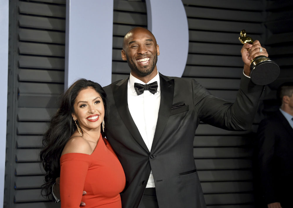 Vanessa Bryant y el exbaloncelista Kobe Bryant, quien ganó un Óscar al Mejor Corto Animado por su historia "Dear Basketball" en medio de críticas de defensores del movimiento #MeToo y Time's Up por las acusaciones de agresión sexual que enfrentó en el pasado. (The Associated Press)
