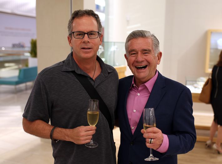 Mario García y Pablo Rodríguez, en la apertura de Lido Jewelers en The Mall of San Juan.