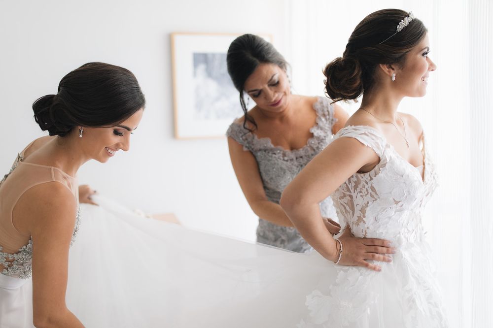 Vestido de la novia: Lazaro, D’Royal Bride.