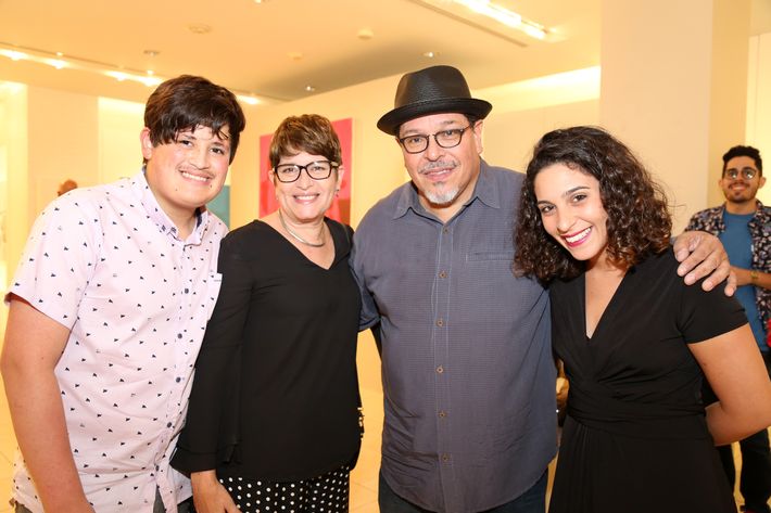 Joshua Pellicia, Eli Ortiz, Carlos Dávila Rinaldi y Carla Dávila, en la muestra Hábitat en Arte @ Plaza.