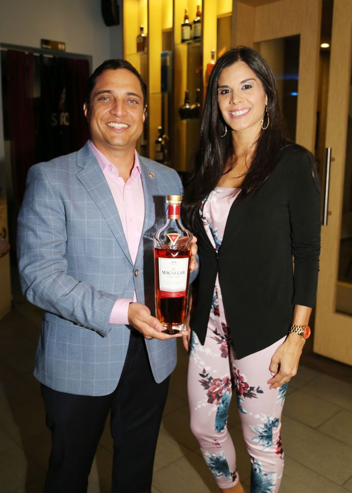 Joe Cabassa y Alexandra Rivera. Foto Nichole Saldarriaga.