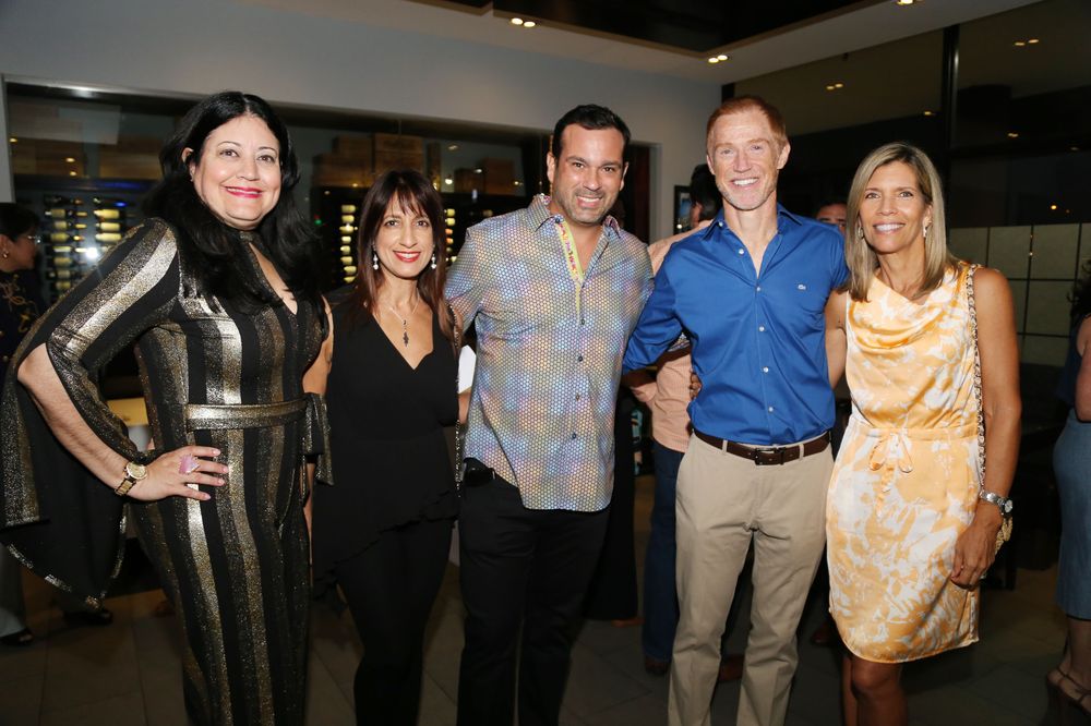 Bohemarie Barnes, María Vázquez, Rafael Barrera, Michael y Maga McDonald.Foto Nichole Saldarriaga.