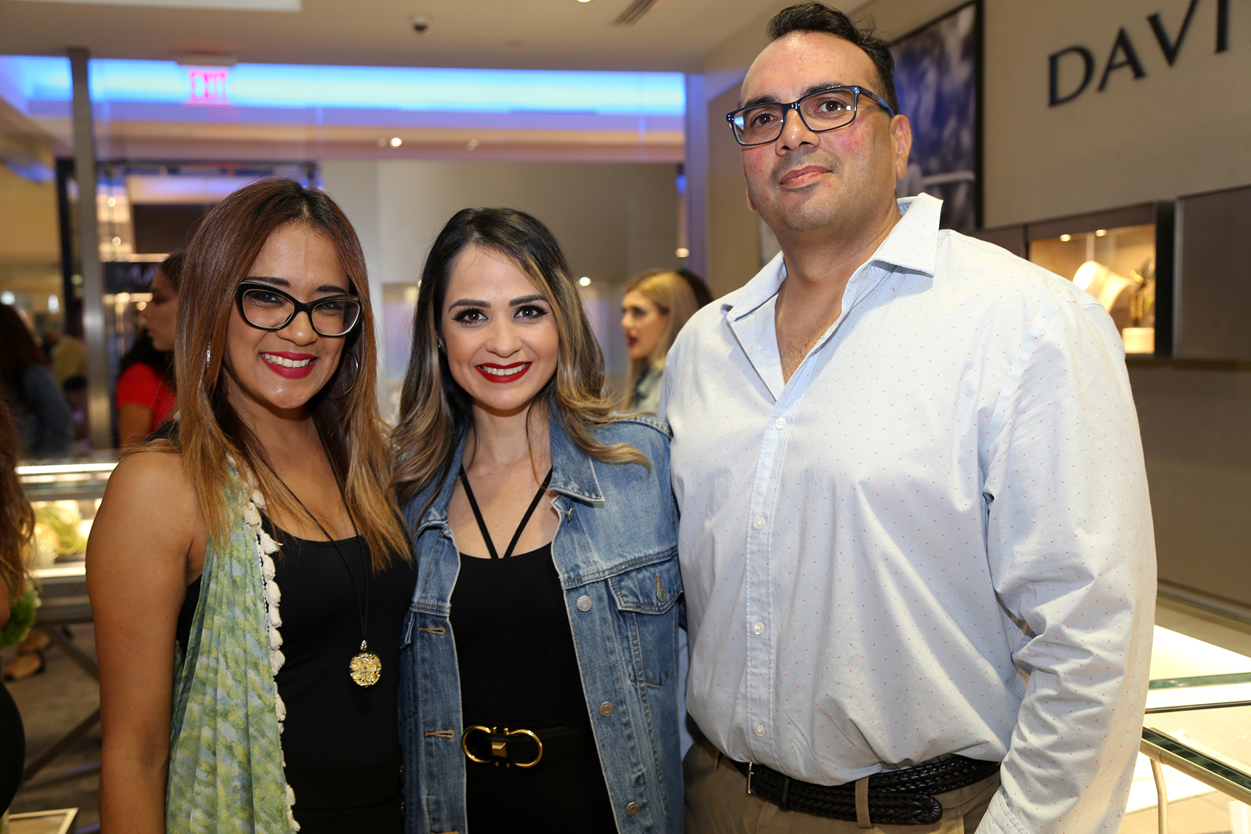 Vanessa Rivera, Wilnahir Báez, Ivan Girona. (Nichole Saldarriaga)