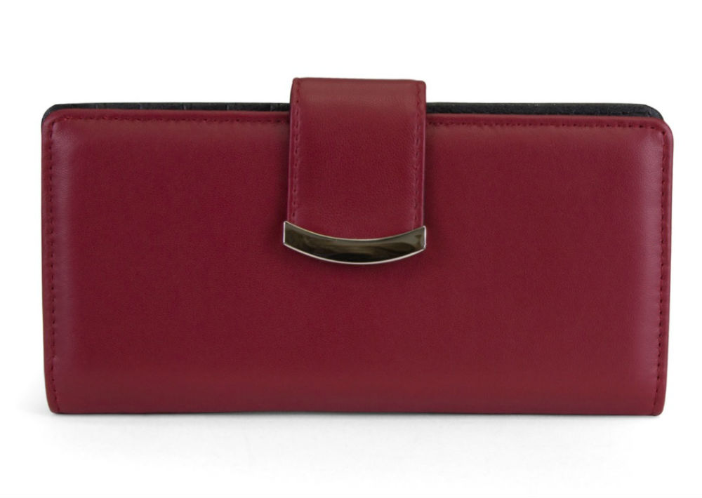 Monedero Mundi Slim Clutch Leather, de JC Penney. (Foto: Suministrada)