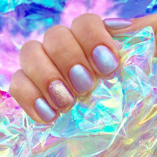 Ideal para combinar con tu shimmering eyeshadow.