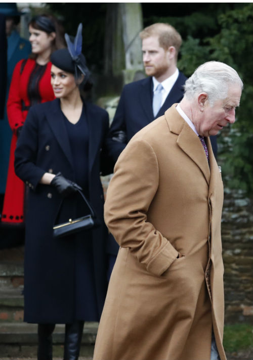 En las fotos publicadas también se observa al príncipe Charles acompañando a los miembros de la familia real. (AP)