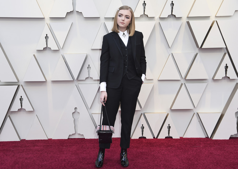 La joven actriz Elsie Fisher lució regia en un tuxedo. (Richard Shotwell/Invision/AP)