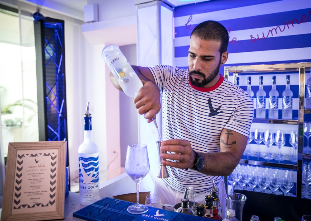 Parte del equipo de bartenders de Grey Goose. (Suministrada)