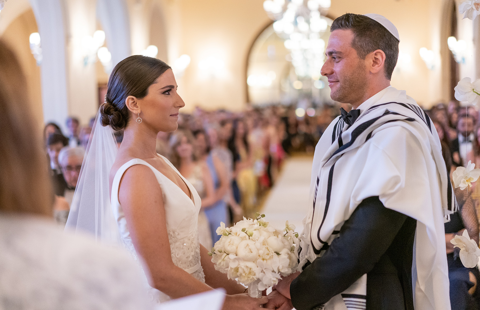 Patricia Garcia y Ofer Harduf se casaron por el rito judío en el Hotel Condado Vanderbilt. Foto Wilo Rosado.