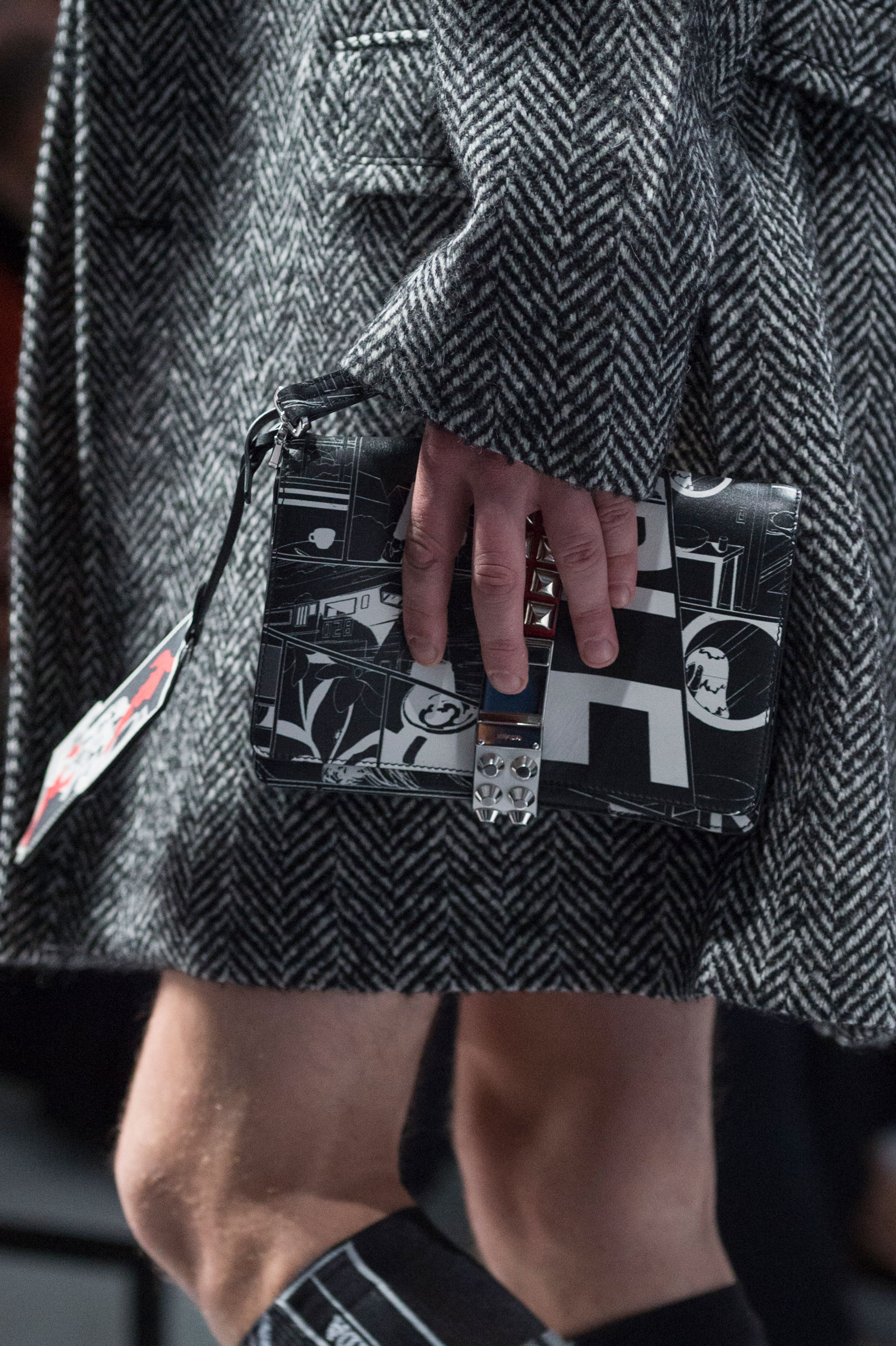 Blanco y negro, para este diseño de bolso de Prada. Foto: WGSN.