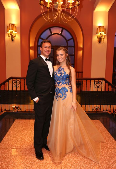 Christian Rosado y Alana Quintero, en el Senior Prom de Baldwin School.
