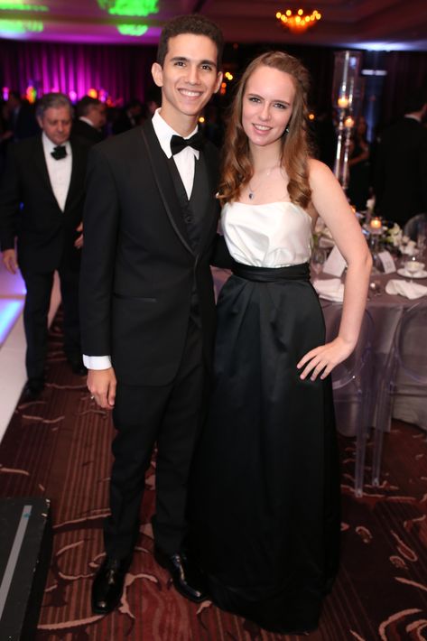 Alberto Berríos y Andrea Rodríguez, en el Senior Prom de Baldwin School.