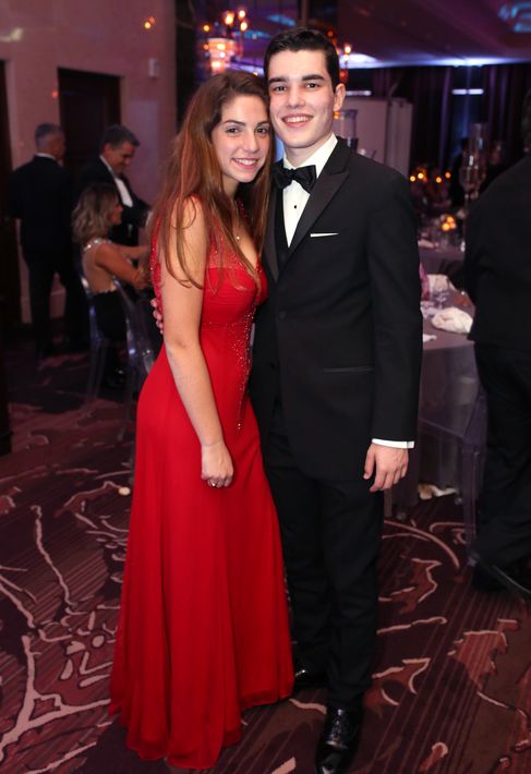 Erica Fuste y Diego Salinas, en el Senior Prom de Baldwin School.