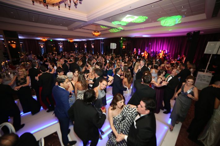 Vista del ambiente, en el Senior Prom de Baldwin School.