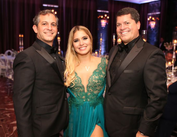 Carlos, Verónica y Jorge García, en el Senior Prom de Baldwin School.