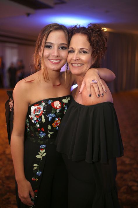 Julieta Cuyar y Carmen Franco. Foto José R. Pérez Centeno.