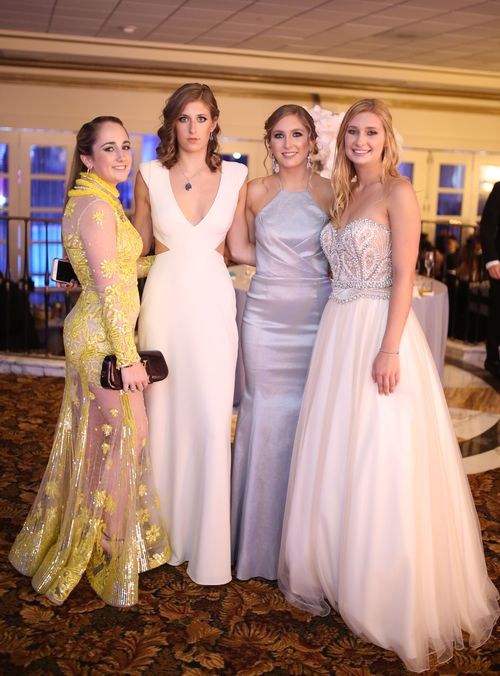 Emme Schvessler, Bella Solanot, Olivia Solanot y Laurel Coomes. Foto José R. Pérez Centeno.