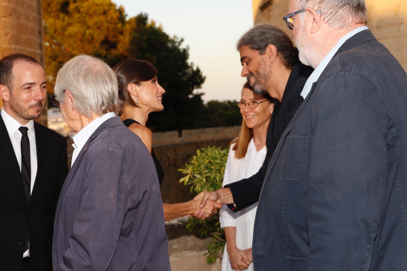 Letizia junto al director de cine español, Fernando León. (Casa de S.M. el Rey)