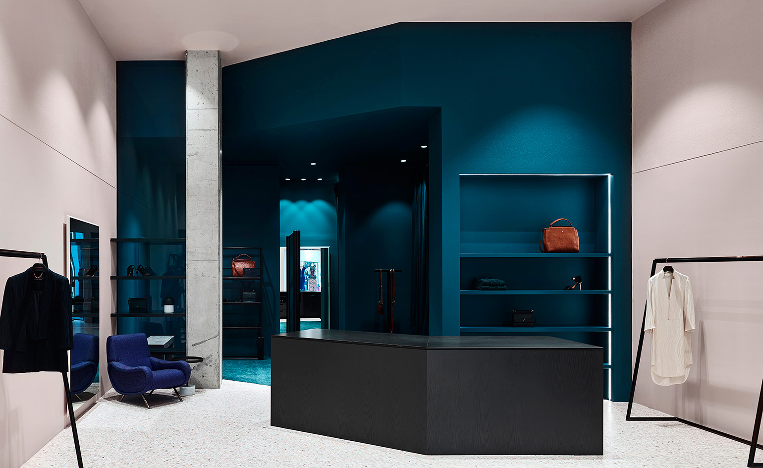 Ginger & Smart propone llevar el rosa a las paredes y combinarlo con azul. Foto WGSN.