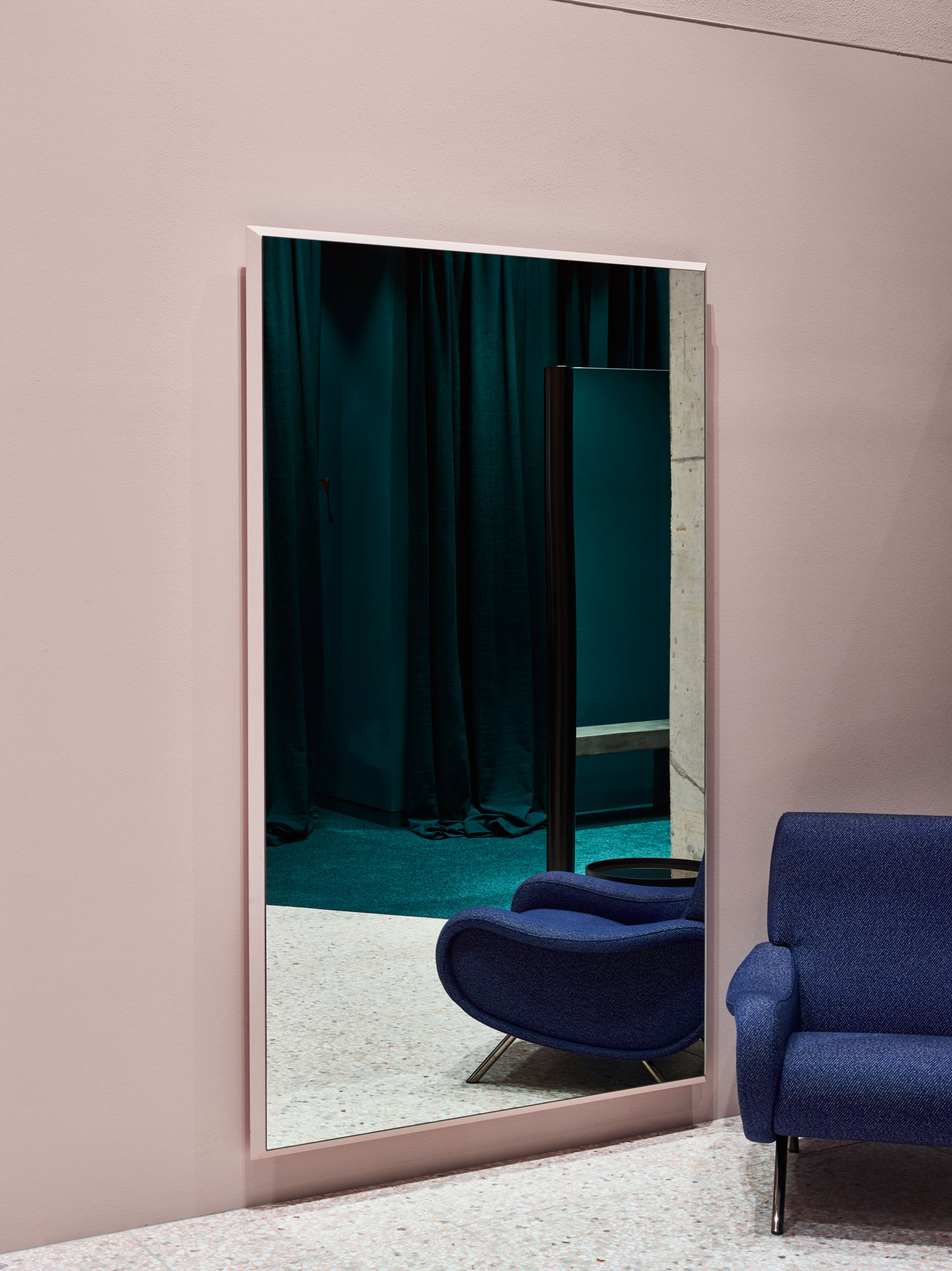Detalle de la propuesta en rosa y azul de Ginger & Smart. Foto WGSN.
